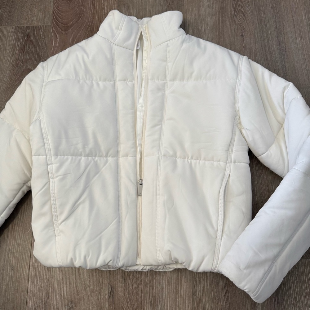Mont Blanc Puff Jacket TravisMathew - Picture 3 of 14